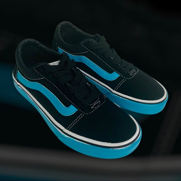 SOLD Vans Sk8-Low Old School Classic Shoes - Picture 2 of 10